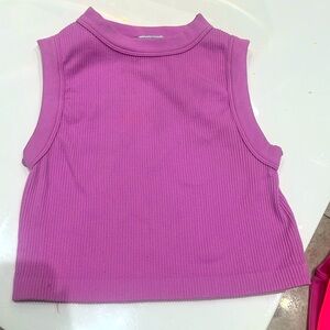 Im selling this zara tank top in this cute pink color